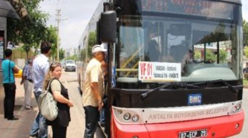 Kırmızı Otob&uuml;sler Varsak&rsquo;ta