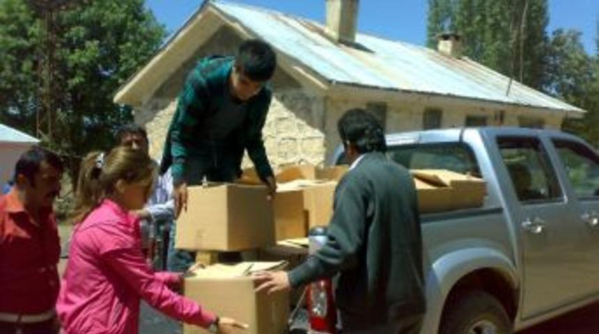 Be&uuml;&rsquo;l&uuml; Gen&ccedil;lerden K&ouml;y Okullarına Kitap Yardımı