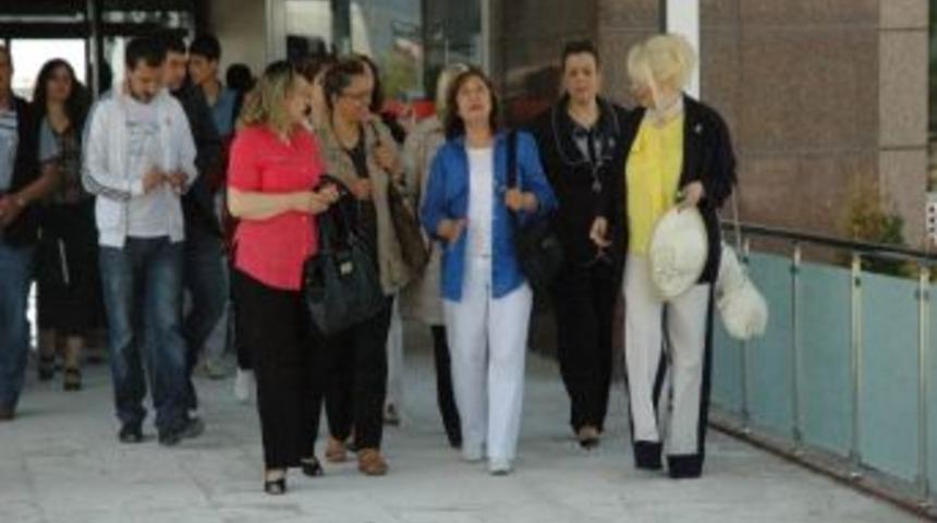 Kılı&ccedil;daroğlunun Eşi Selvi Kılı&ccedil;daroğlu Leyla&rsquo;ya Destek İ&ccedil;in Erzurum&rsquo;da