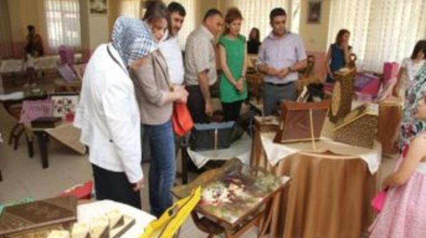 El Sanatları Sergisi A&ccedil;ıldı