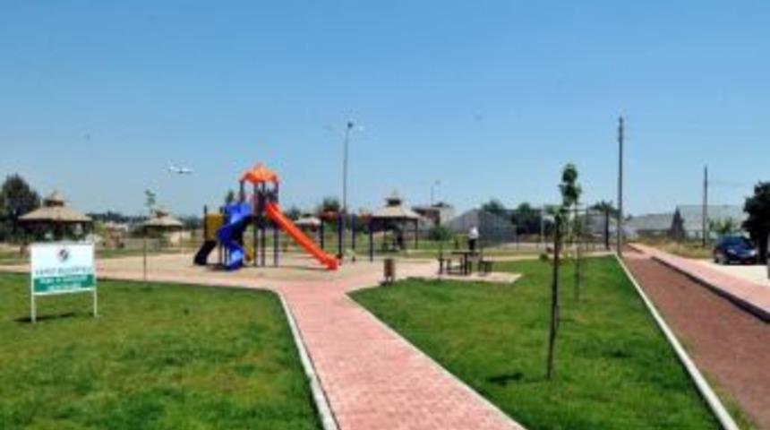 Altınova&rsquo;ya Park Ve Asfalt Hizmeti
