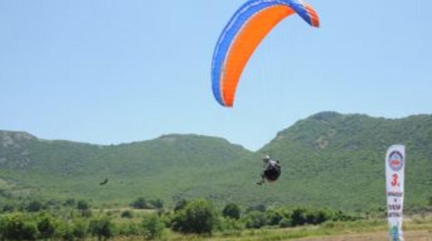 G&ouml;ky&uuml;z&uuml;nde Renkli Ş&ouml;len