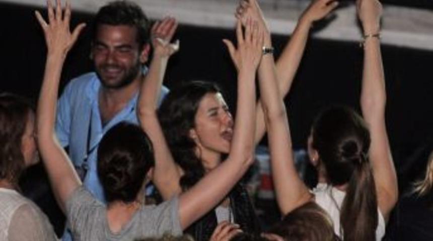 Beren Saat'i Hi&ccedil; B&ouml;yle G&ouml;rmediniz