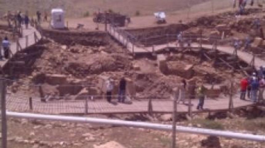 Urfa uzak doğuya a&ccedil;ılıyor