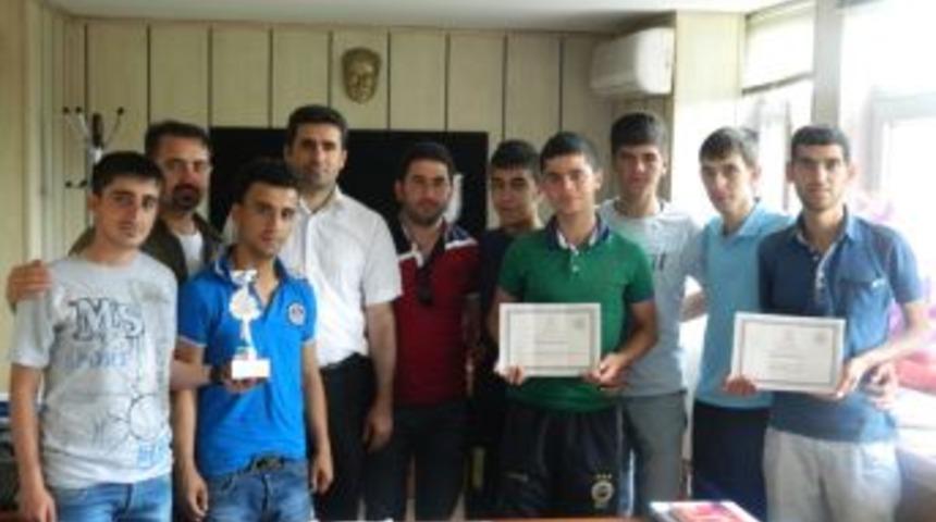 T&uuml;rkiye şampiyonları Arıkan&rsquo;ı ziyaret etti