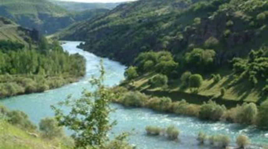 Peri, HES'lerle donatılıyor