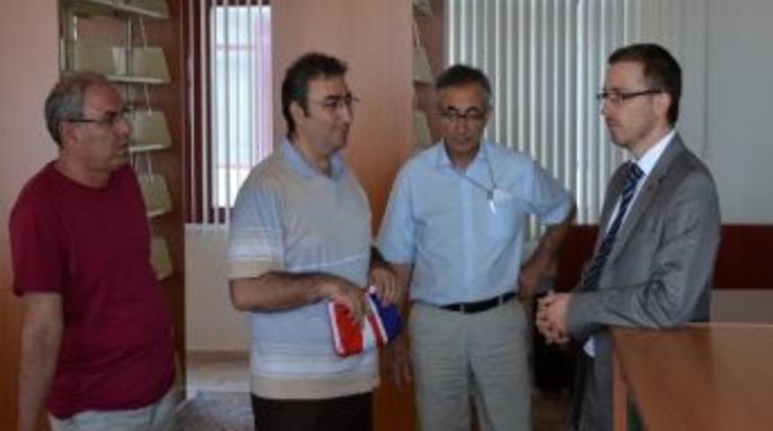 Konsolos Mcdonald&rsquo;dan &Ccedil;om&uuml;&rsquo;ye Veda Ziyareti