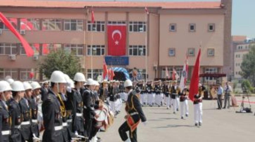 Şarkılı Mezuniyet