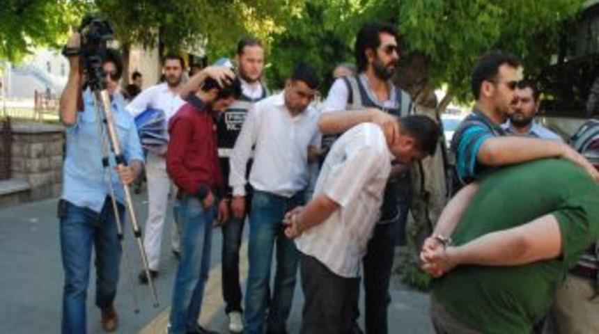 Kahramanmaraş'ta Uyuşturucu Tacirlerine Şafak Baskını