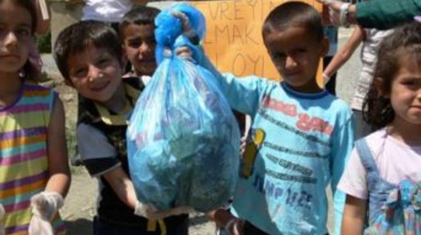 &Ccedil;evre Temizliği Kampanyasında &Ouml;ğrenciler &Ccedil;&ouml;p Topladı