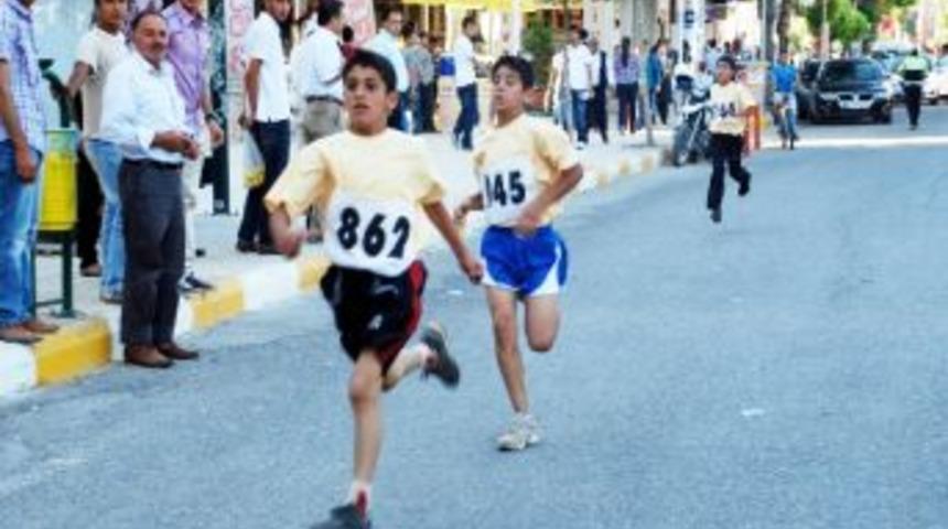 Adıyaman&rsquo;da "&ccedil;ocuk İş&ccedil;iliğine Hayır" Koşusu