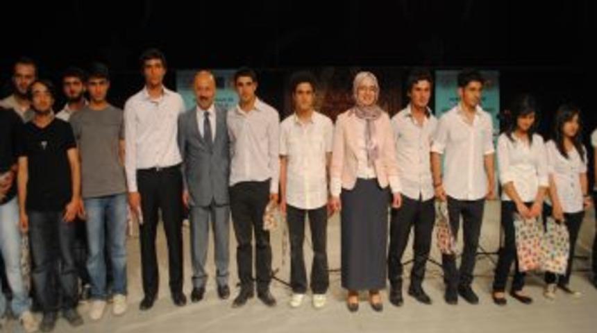 M&uuml;zik Ş&ouml;leninde &Ouml;ğrenci Ve Dengbejler H&uuml;nerlerini Sergiledi