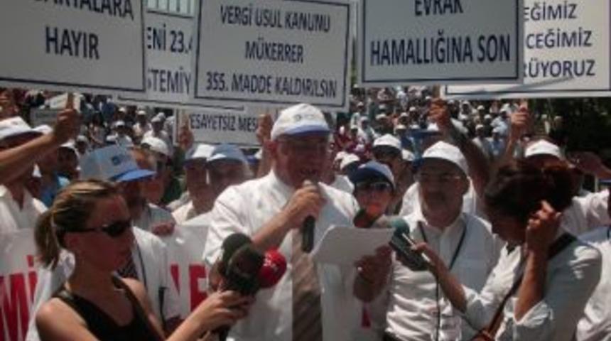 Muhasebeciler Sokağa Döküldü