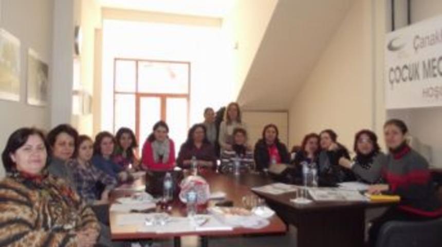 Kadınlar İngilizce &Ouml;ğrendi