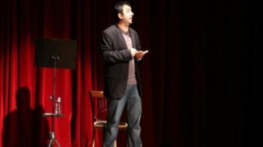 Huzurevinde Stand Up G&ouml;sterisi