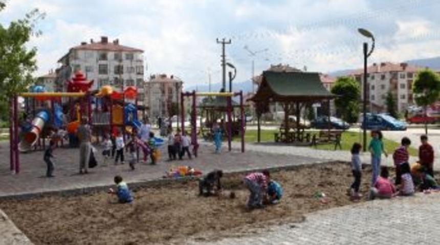 Bolu Belediyesi Tarafından Yaptırlan Kara&ccedil;ayır Parkı Cazibe Merkezi Oldu