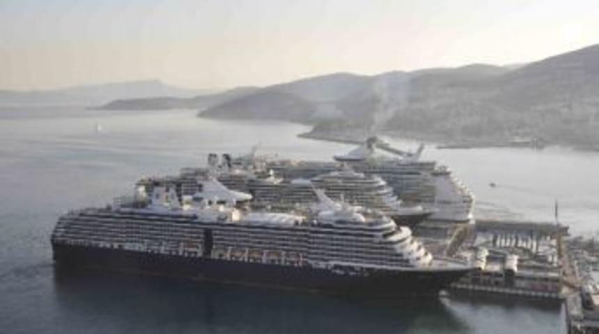 Kuşadası&rsquo;nda Yeni Gemi Turizmi Rekoru
