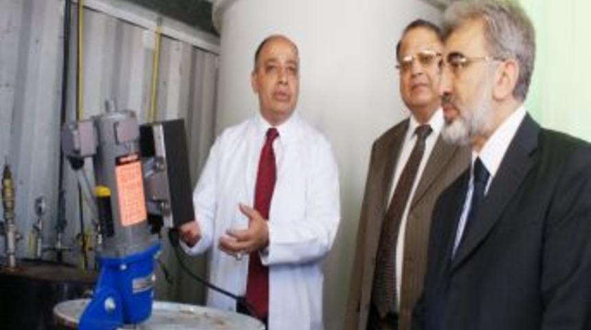 Bakan Yıldız T&uuml;rkiye K&ouml;m&uuml;r İşletmeleri Ar-ge Merkezini Gezdi