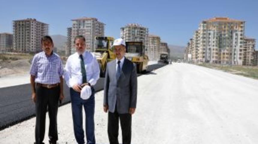 Malatya'da Asfaltlama &Ccedil;alışmaları S&uuml;r&uuml;yor