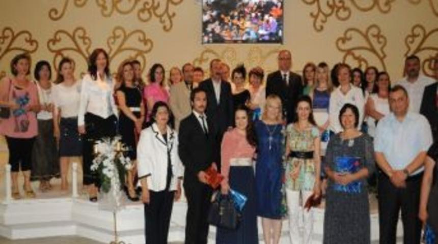 Kursiyerler, Usta Mankenlere Taş &Ccedil;ıkarttı