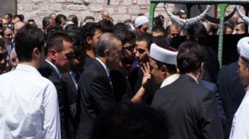 Başbakan Erdoğan, Sabri Ülker'in Cenazesine Katıldı