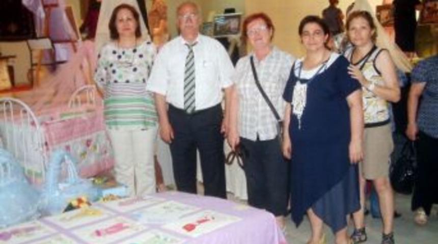 Burhaniyeli Bayanlar H&uuml;nerlerini Sergiledi