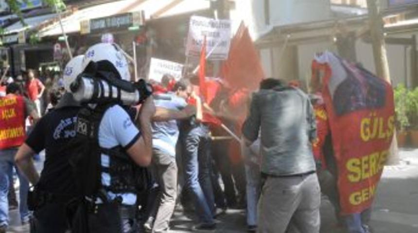 Meclis'e Y&uuml;r&uuml;mek Isteyen Gruba Polis M&uuml;dahale Etti