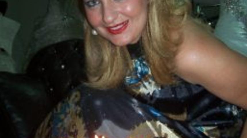 Hayırsever Karataş&rsquo;a S&uuml;rpriz Doğum G&uuml;n&uuml;