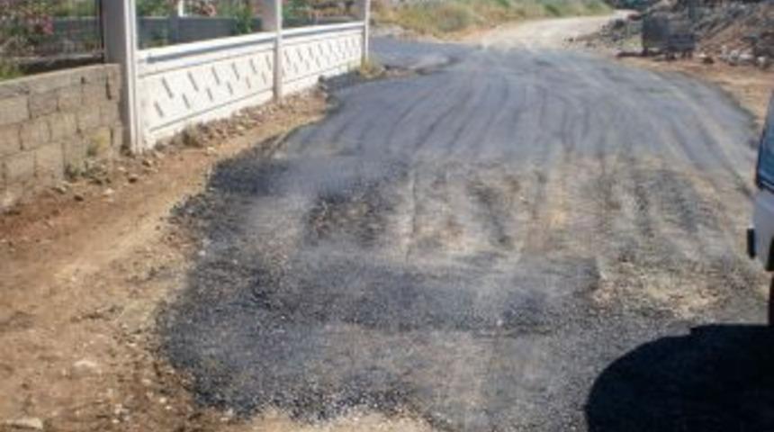 Antalya&rsquo;da Hatıra Binaen Yol Asfaltlama Iddiası