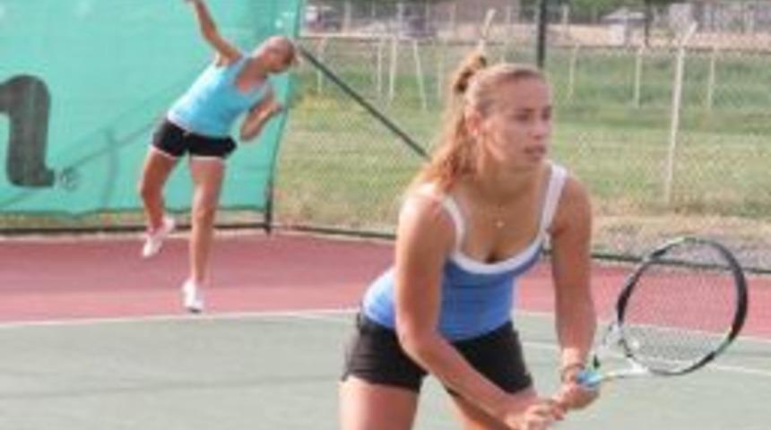 Erzincan&rsquo;da &Ouml;d&uuml;ll&uuml; Tenis Turnuvası