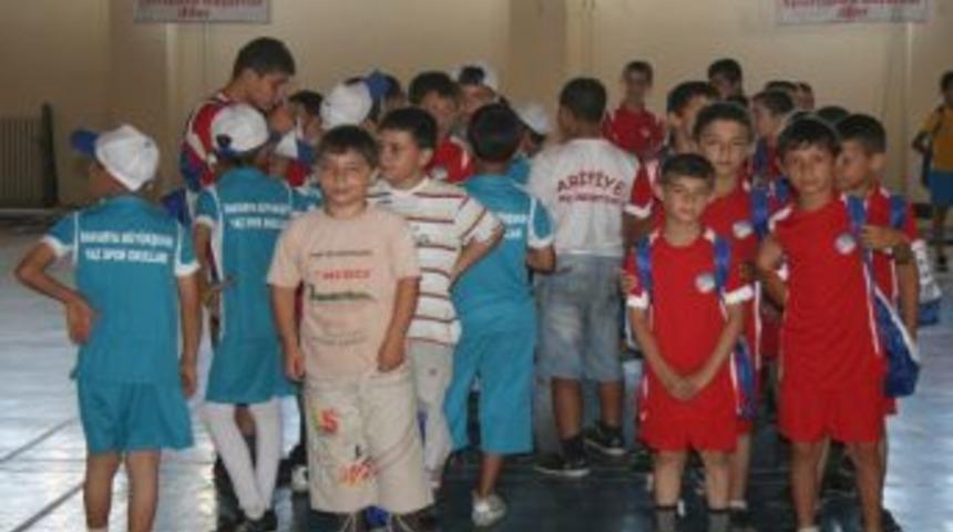 B&uuml;y&uuml;kşehir Yaz Spor Okulları İl&ccedil;elerde De A&ccedil;ılıyor
