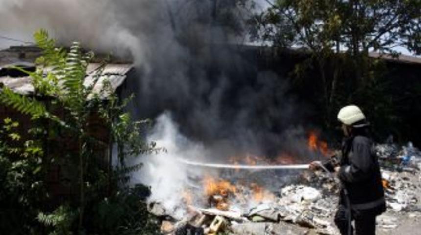 İşyerlerine Sıçrayan Yangın Korkuttu