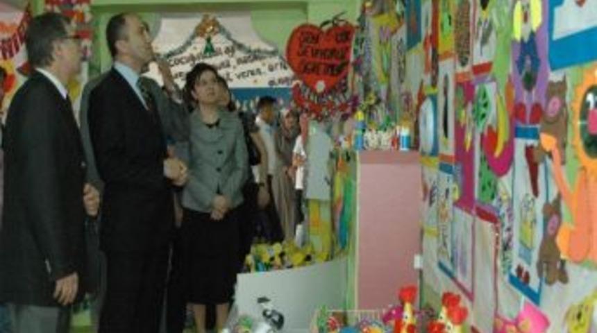 &Ouml;ğrenciler Hayal D&uuml;nyasını Sergiledi