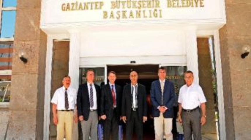 Savunma Ataşeleri B&uuml;y&uuml;kşehir Belediyeyi Ziyaret Etti