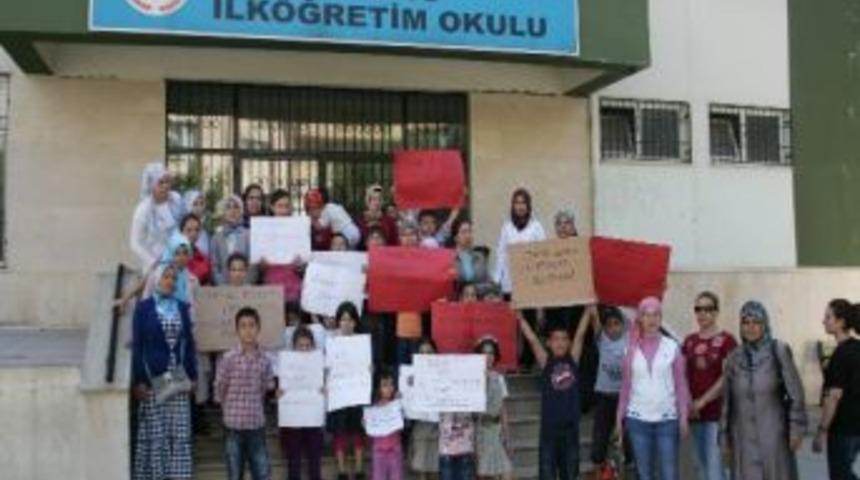 Veliler Okulda Eylem Yaptı