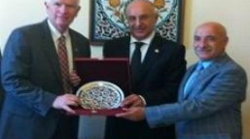 Milletvekili &Ouml;ks&uuml;zkaya, Abd Eyalet Senat&ouml;rlerini Makamında Kabul Etti