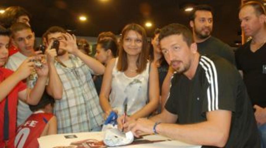 Hidayet T&uuml;rkoğlu İzmirlilerle Buluştu