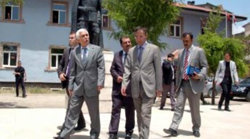 Vali Ailmoğlu: Bizim Devletimizden Şefkatli Ve Adeletli Devlet Bulunmaz