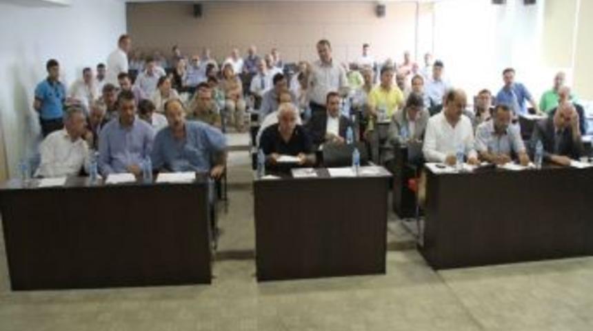 Meclis&rsquo;te &lsquo;singapur Ve Tayland Gezisi&rsquo; Sıkıntısı