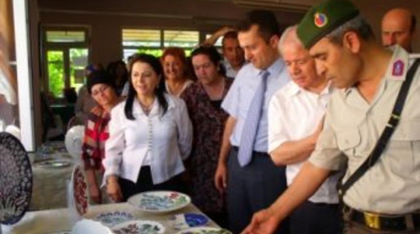 Kursiyerlerden &ccedil;ini sergisi