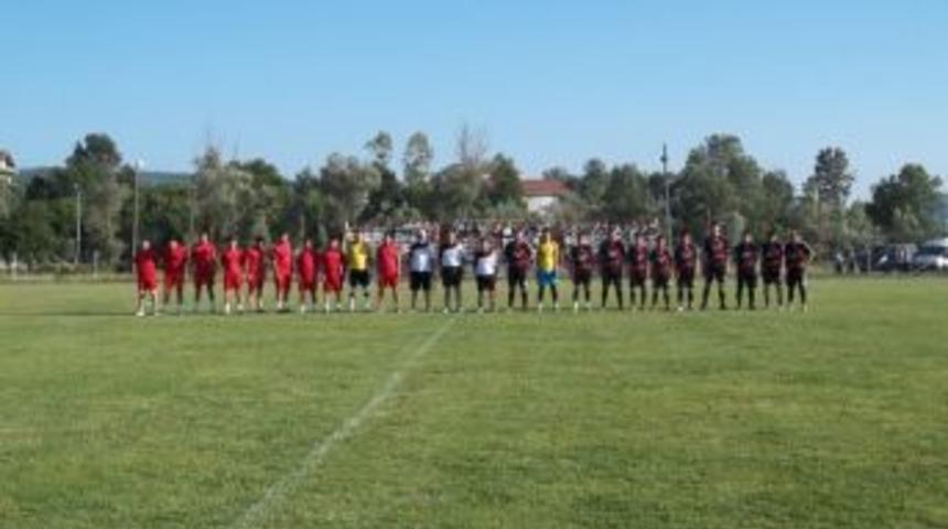 Saltukova&rsquo;da Boğa &Ouml;d&uuml;ll&uuml; Yaz Futbol Turnuvası Devam Ediyor