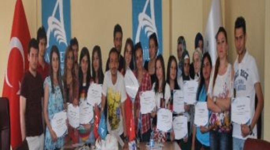 &Uuml;niversite &Ouml;ğrencilerine Proje Yazma Eğitimi Verildi