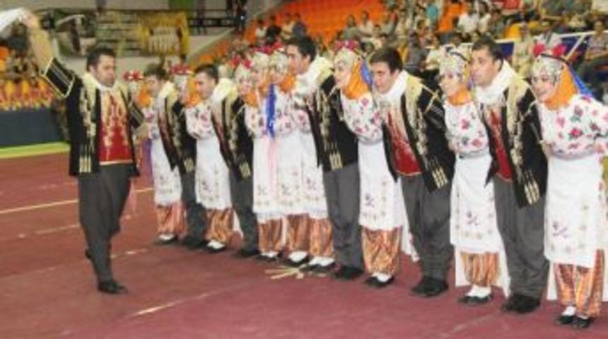 Akhisar'da Halk Oyunları Şenliği