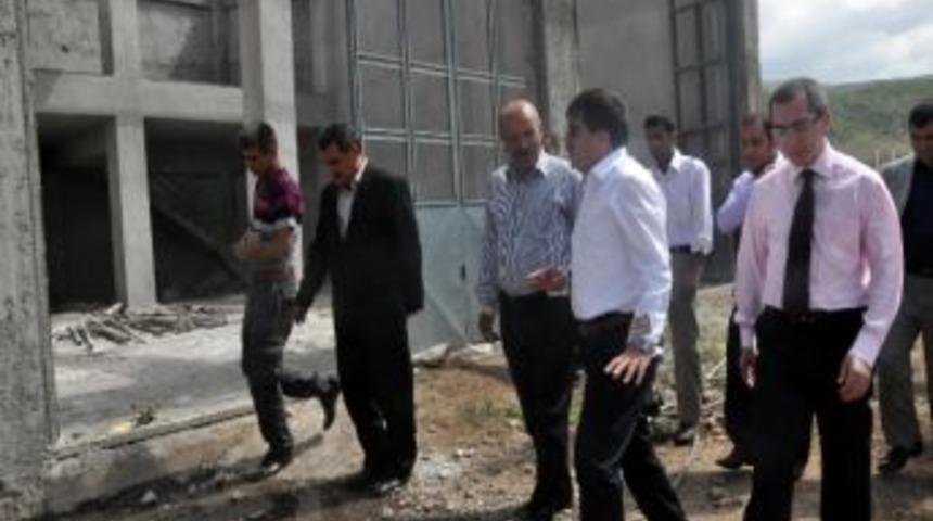 Vali Yılmaz G&uuml;roymak Sanayi Sitesi&rsquo;nde İncelemelerde Bulundu