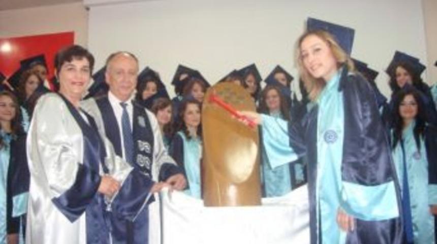 &Ouml;demiş Sağlık Y&uuml;ksek Okulu'ndan 50 Yeni Hemşire Adayı Mezun Oldu