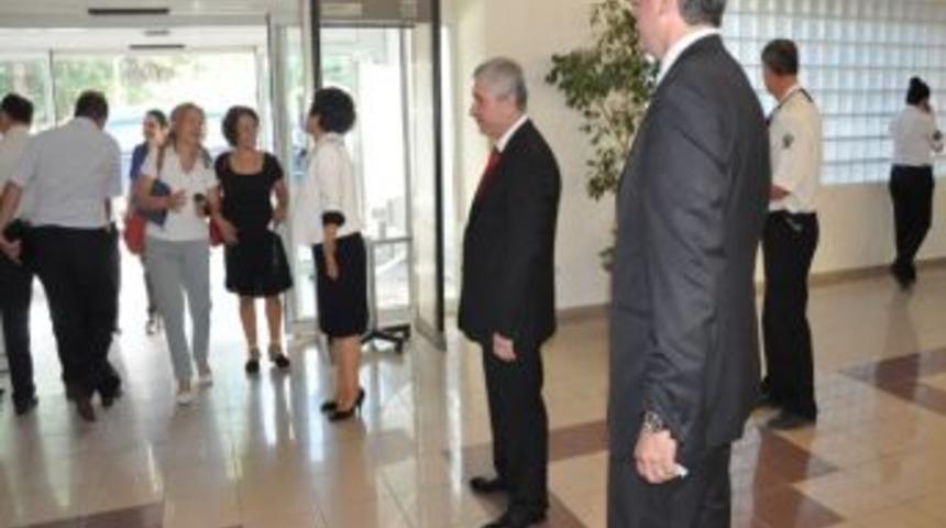 Ege &Uuml;niversitesi&rsquo;nde Rekt&ouml;r Adayı Belirleme Se&ccedil;imi Başladı