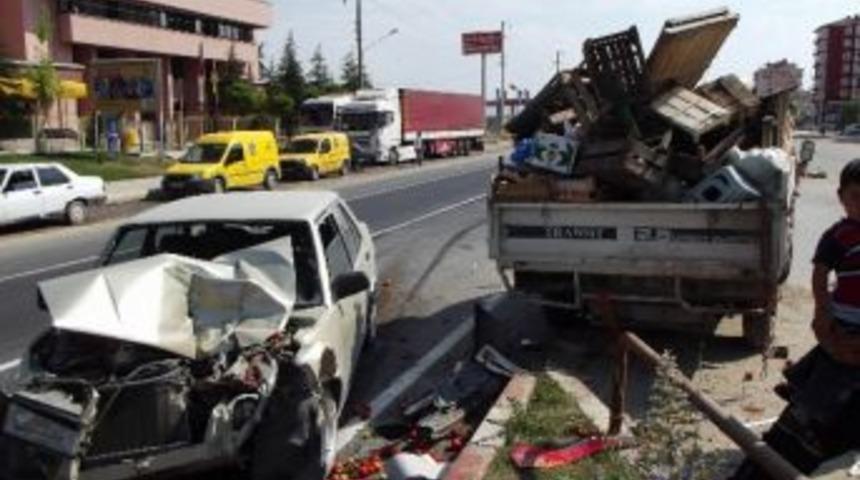 Afyonkarahisar&rsquo;da Trafik Kazası: 4 Yaralı