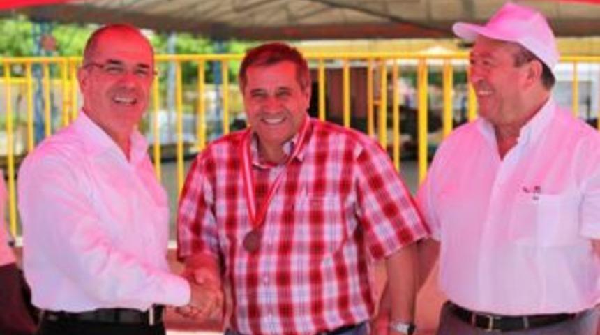 İznik triatlon yarışmasına damgasını vurdu