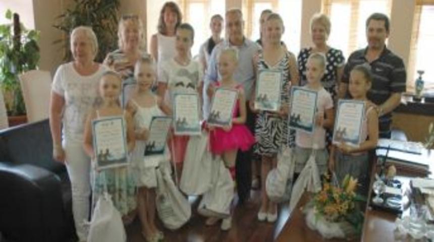 Rus &Ouml;ğrenciler Marmaris'te