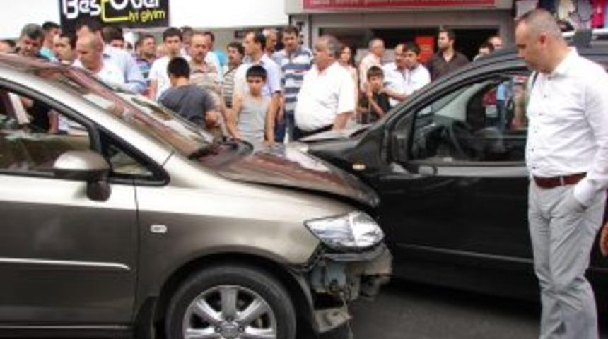 Denizli'de Trafik Kazası: İkisi Ağır 6 Yaralı